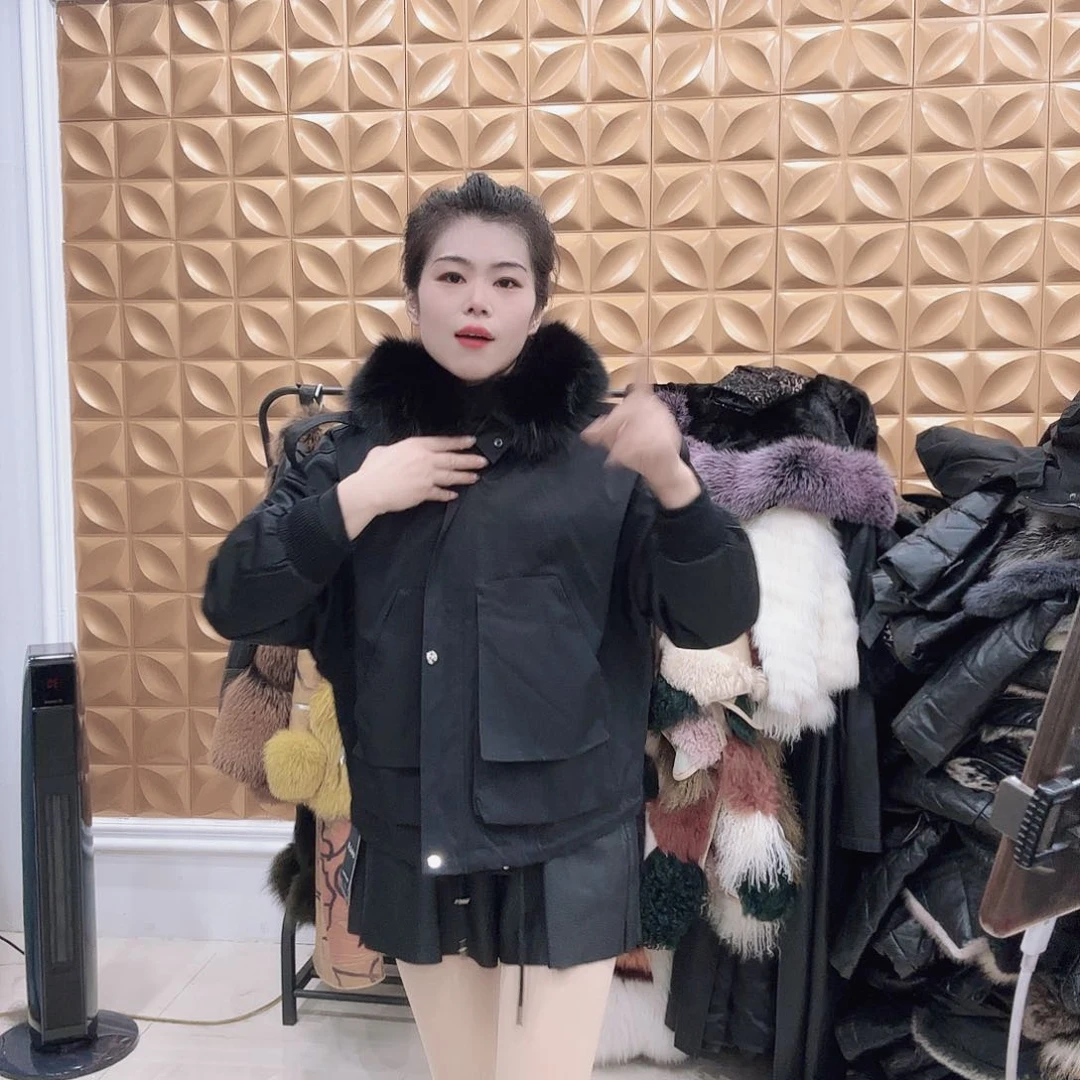 皮草搭配黑色西装