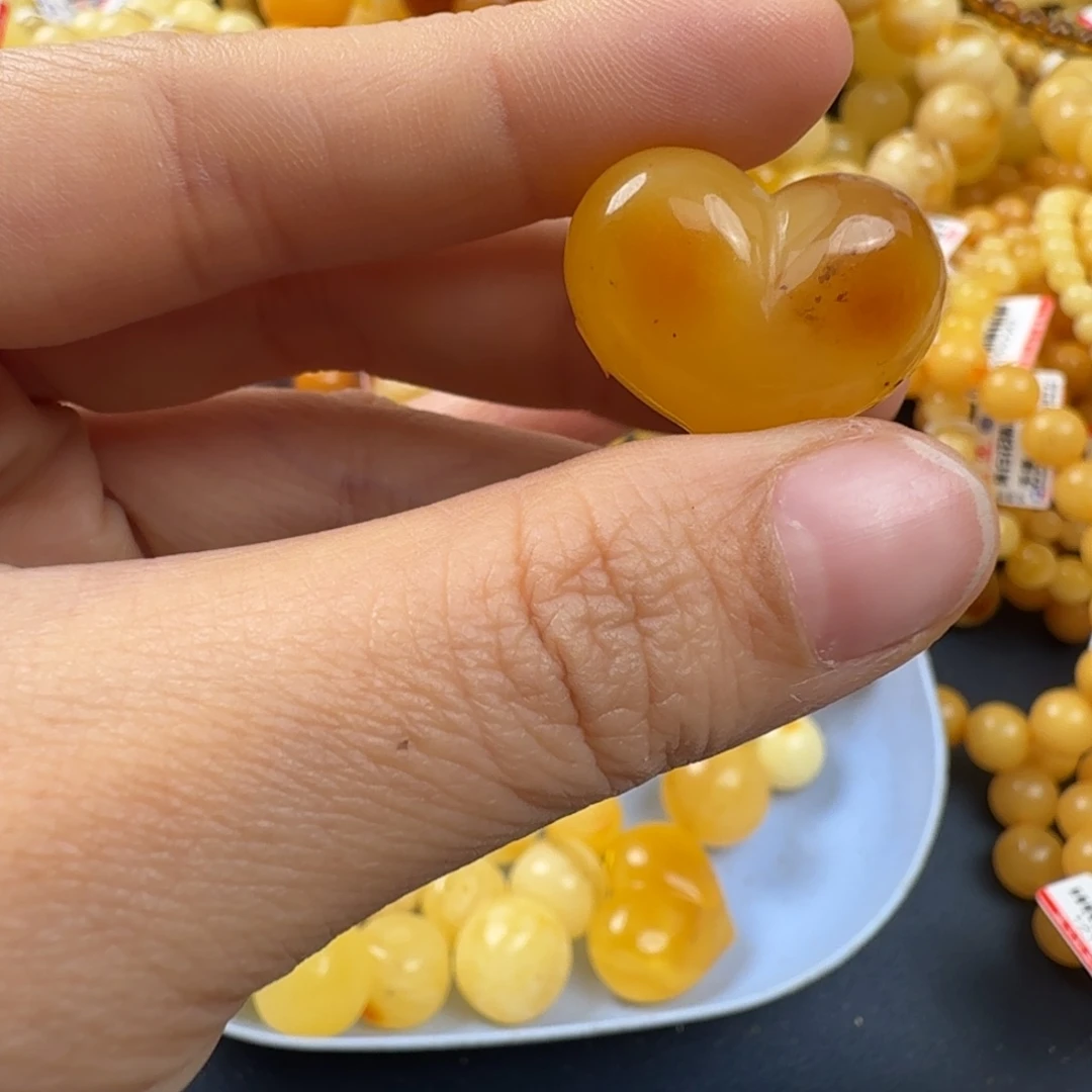 琥珀未镶嵌珠宝奇石