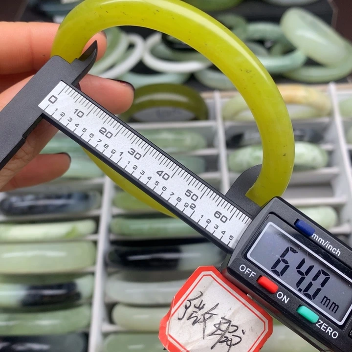 蛇纹石玉未镶嵌手镯627