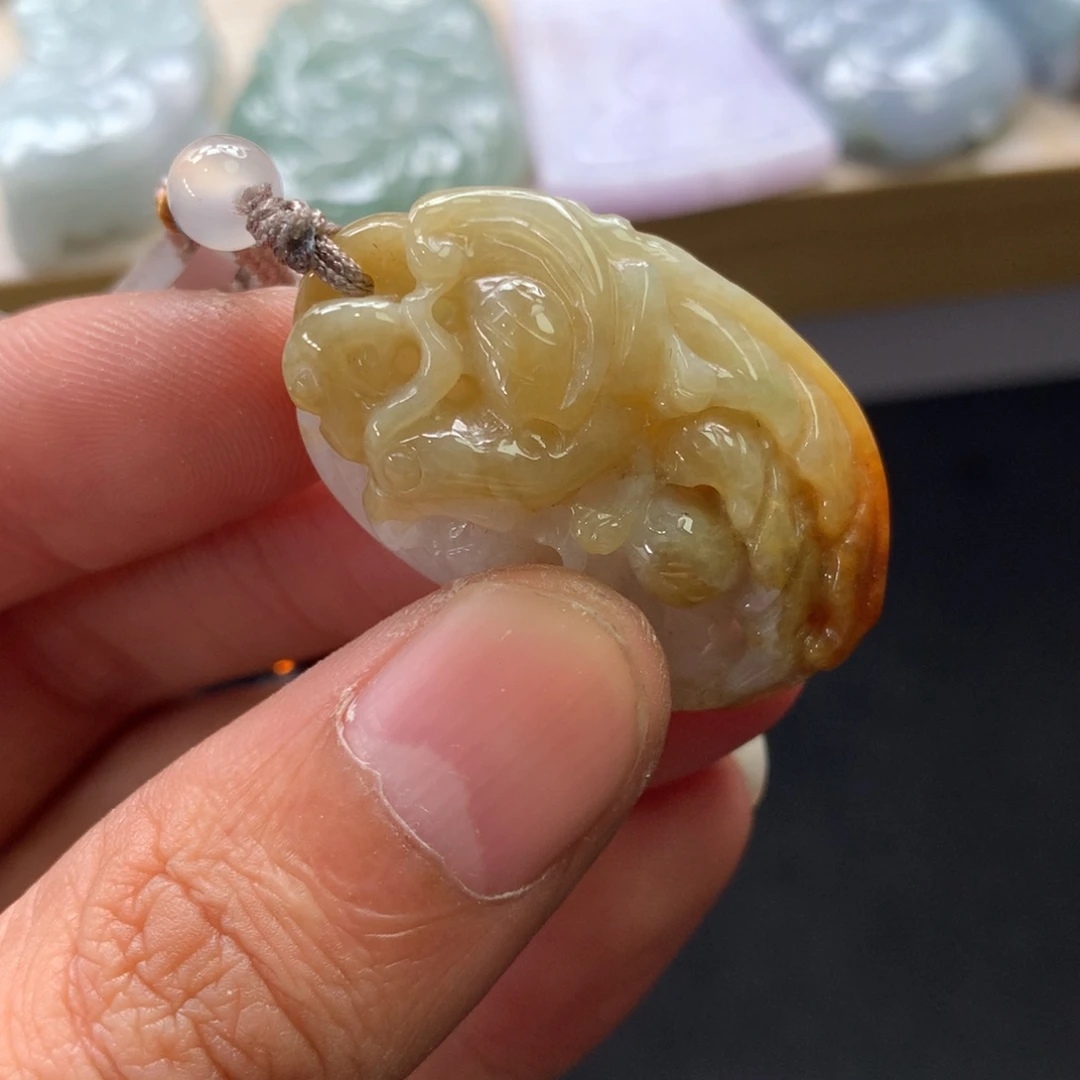 翡翠未镶嵌颈饰吊坠