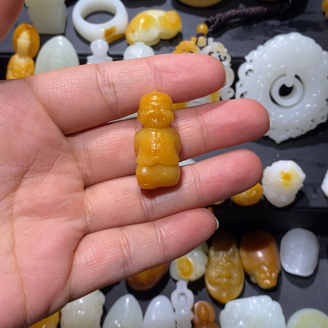 J***Y和田玉未镶嵌颈饰