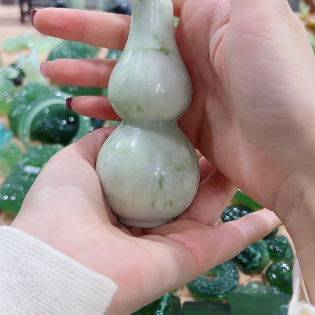 蛇纹石玉未镶嵌葫芦
