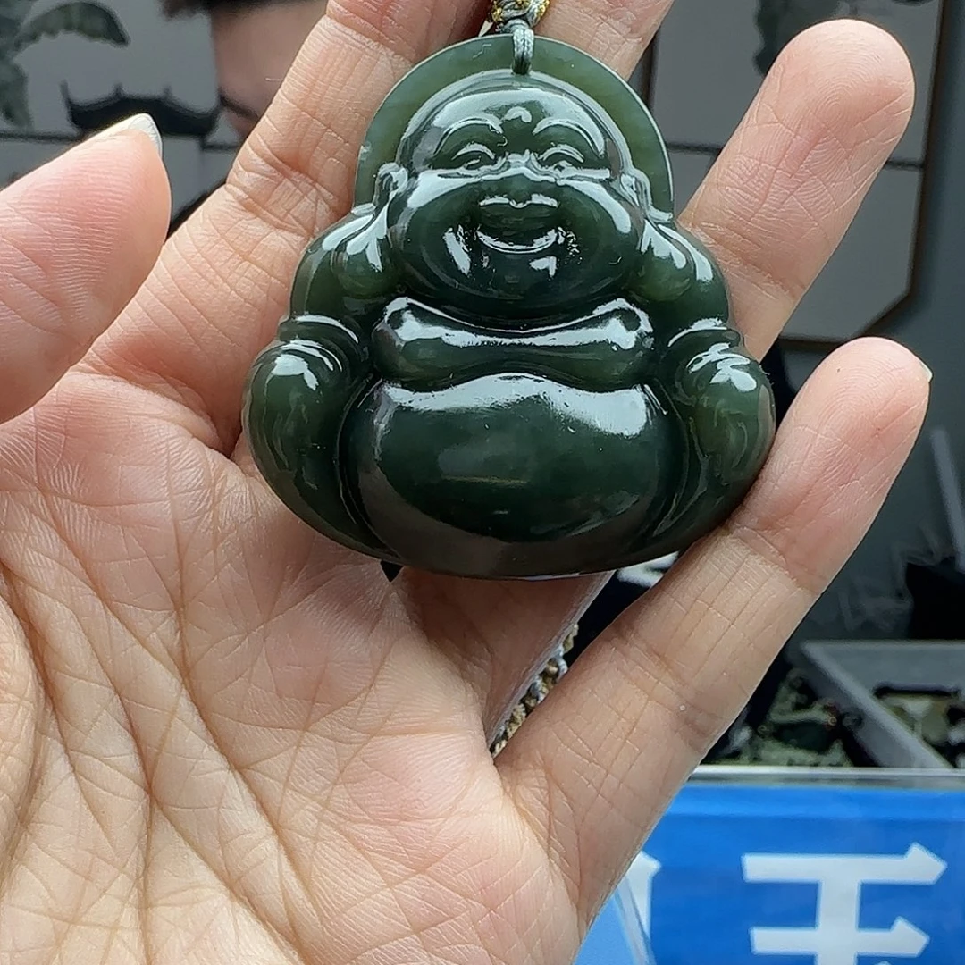 和田玉未镶嵌颈饰有磕