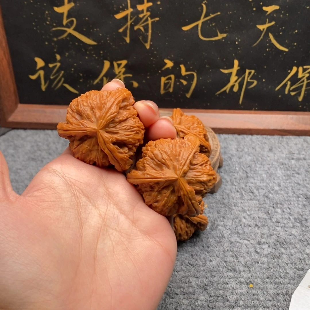 【闪购商品】吊坠文玩核桃猪***条