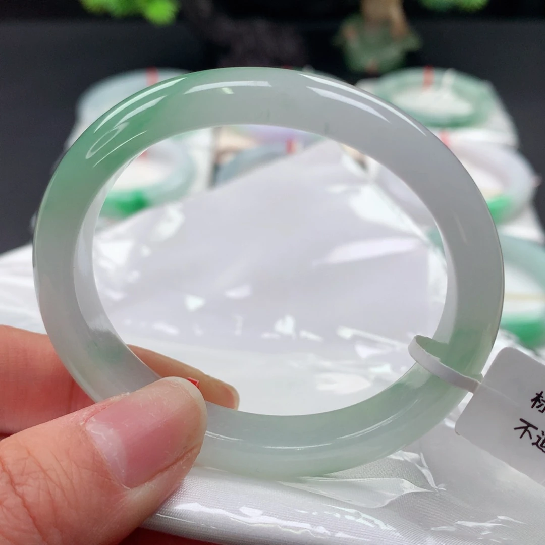 翡翠手镯未镶嵌52+贵妃