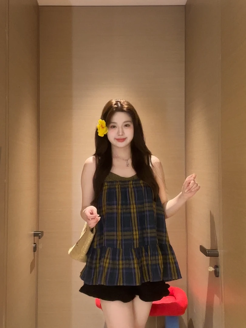 2025夏季新款复古时尚纯欲挂脖度假风格子背心女设计感吊带9099