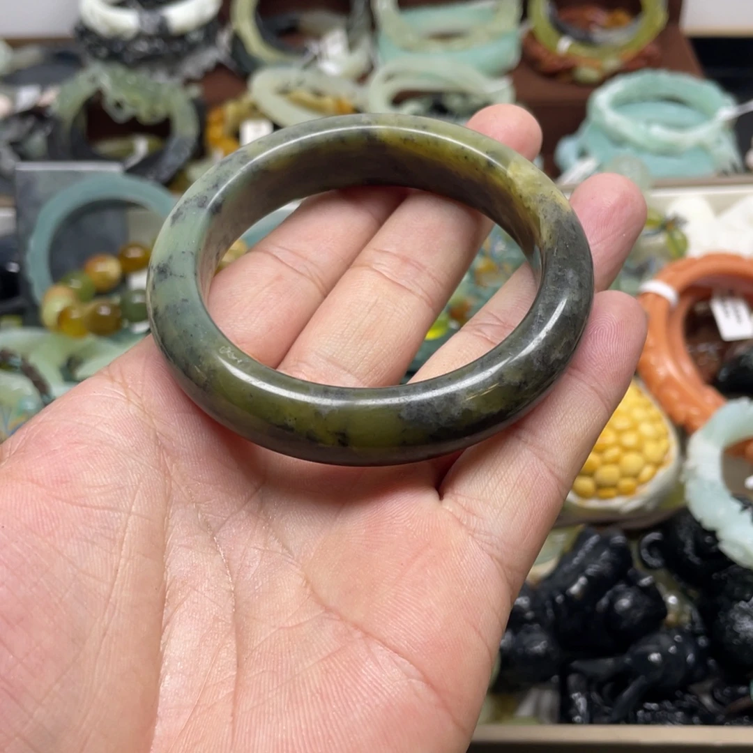 蛇纹石玉未镶嵌手镯默认微瑕介意勿拍