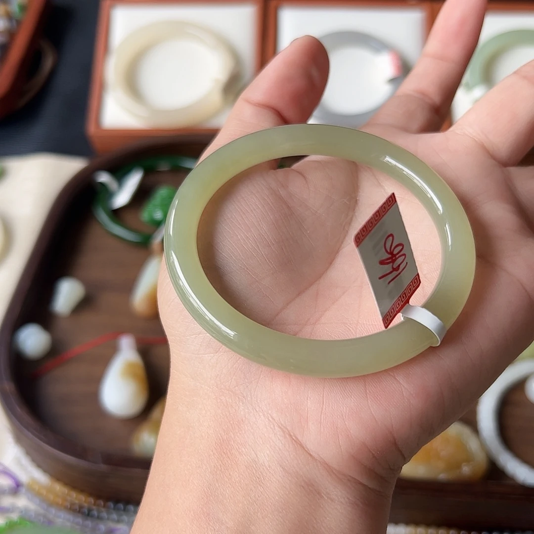 缘***你未镶嵌手镯和田玉