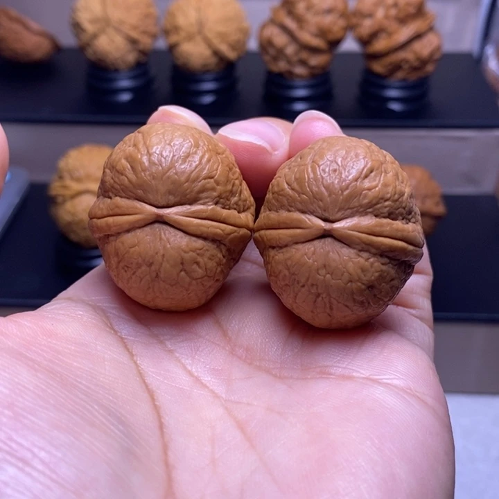 徐***溢文玩核桃把件香鹤顶13