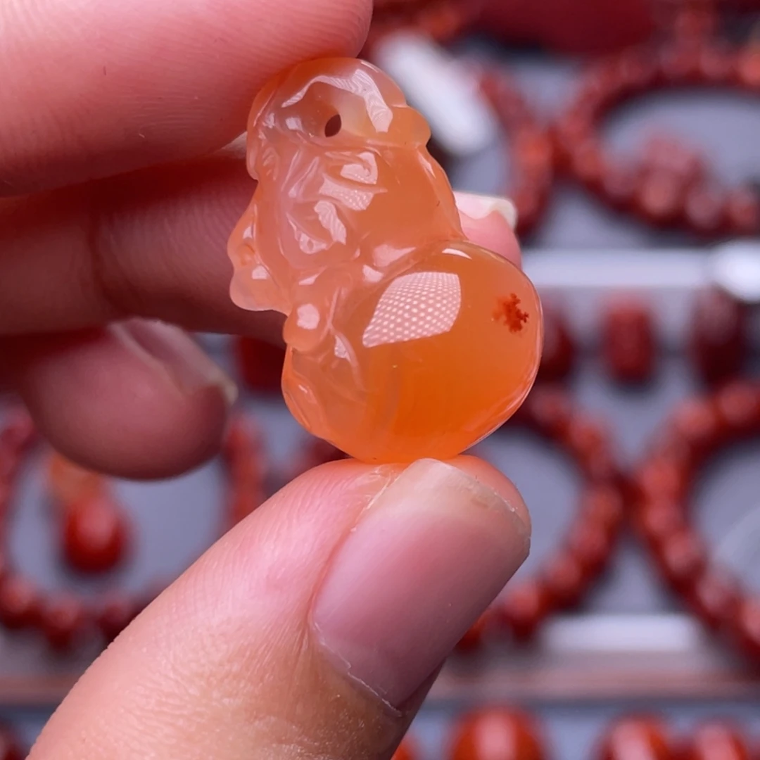 未镶嵌其他南红玛瑙精品）九口冰飘精工葫芦吊坠