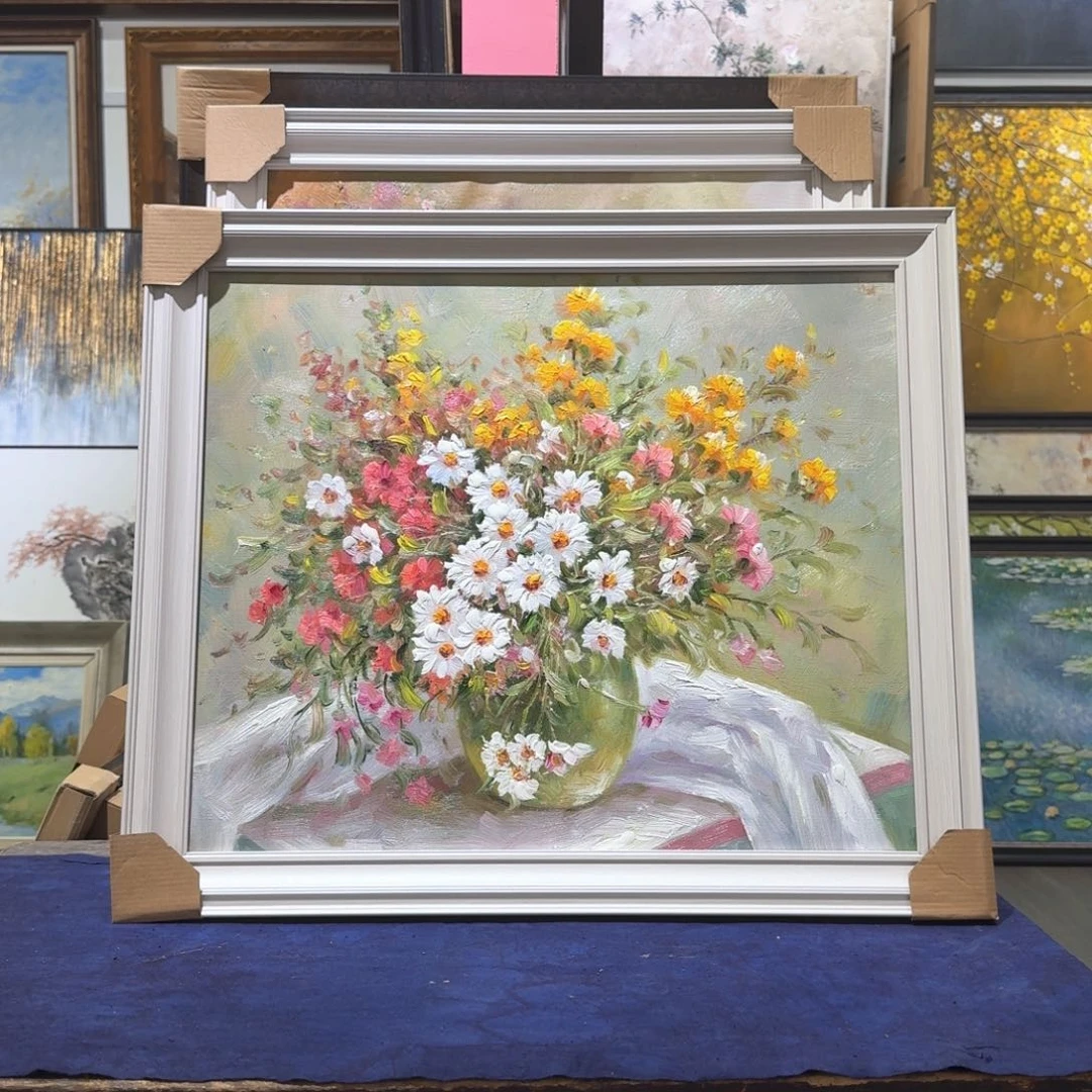 2***哥竖款纯手绘油画作品