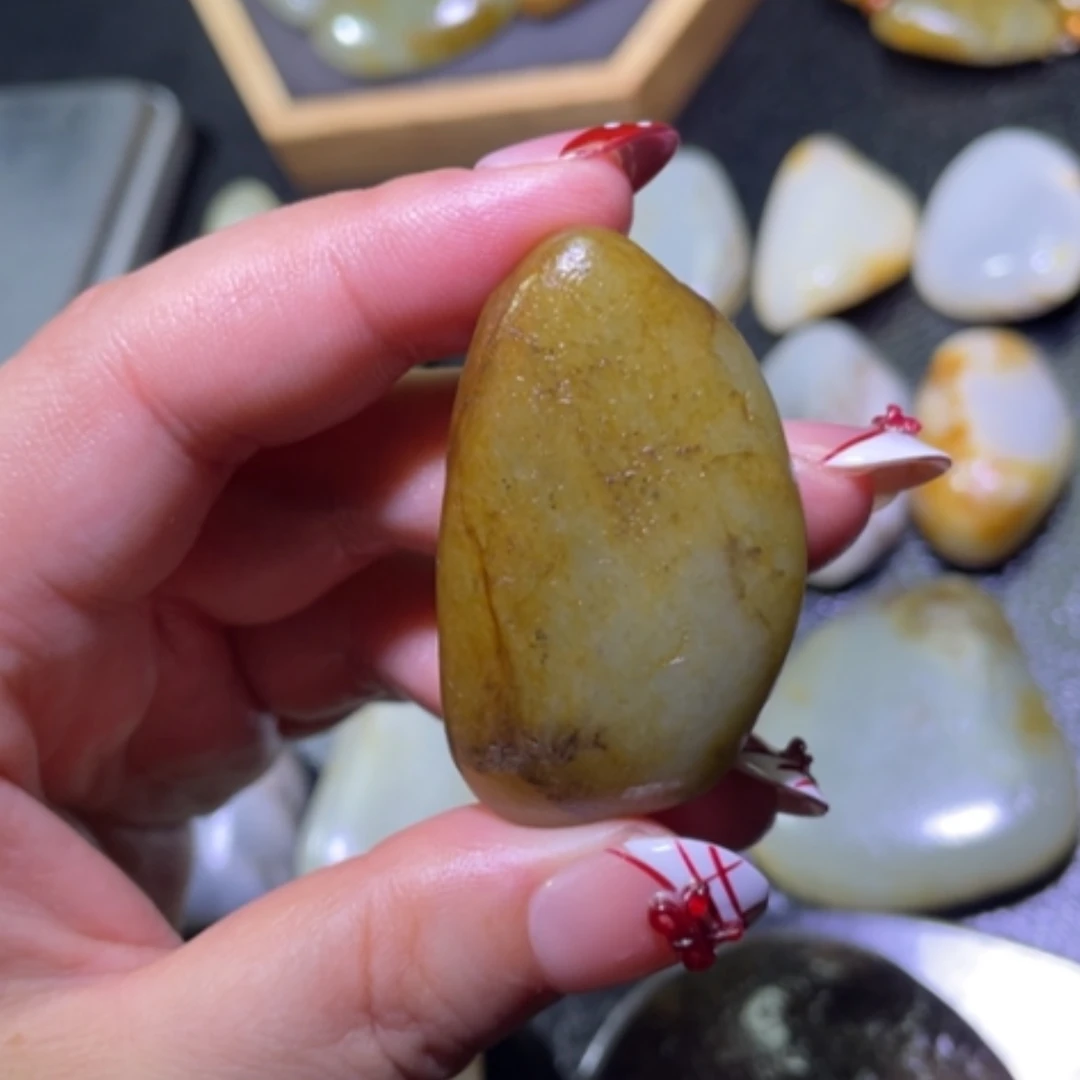 【闪购商品】颈饰未镶嵌和田玉