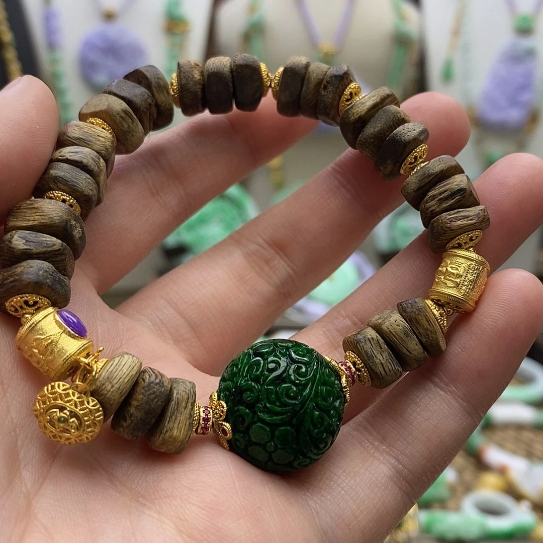 翡翠未镶嵌颈饰手链