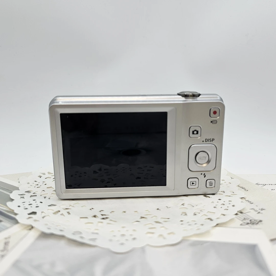 95新 Casio/卡西欧 zs5九五新银色c相机清冷感1400万像素5倍变焦