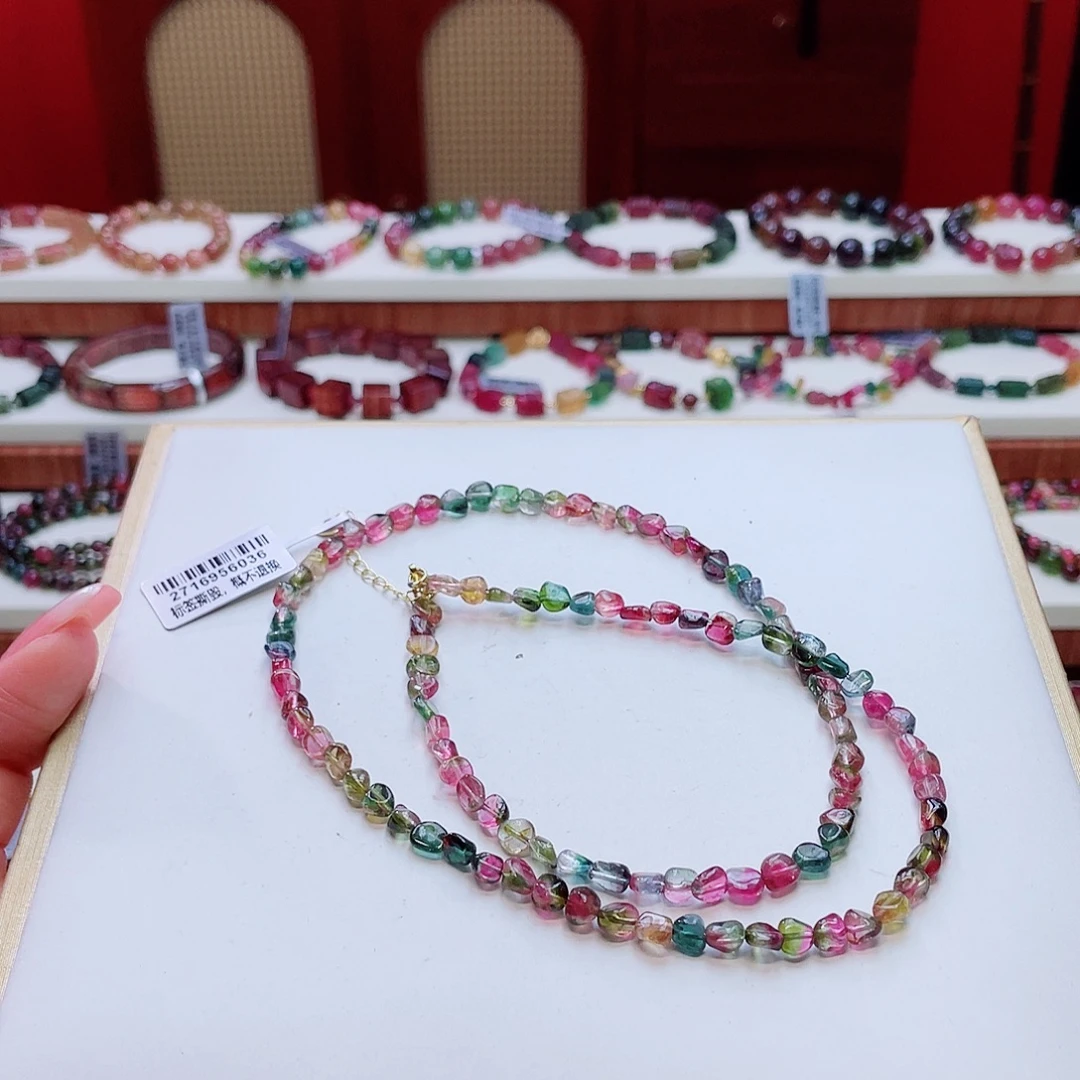 碧玺未镶嵌颈饰多样性发其一