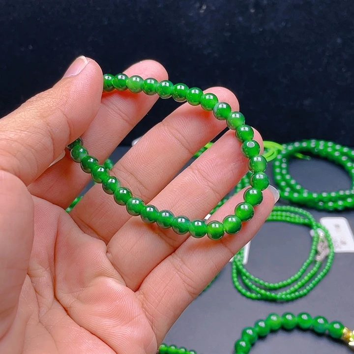 颈饰未镶嵌翡翠A货卡6