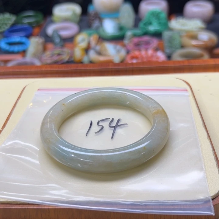 未镶嵌手镯石英质玉湛*154