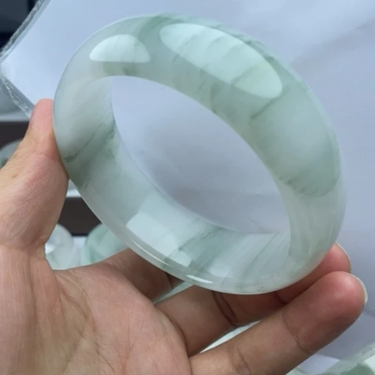 石英质玉（金丝玉）手镯未镶嵌