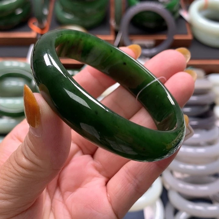 【闪购商品】未镶嵌手镯和田玉（碧玉）