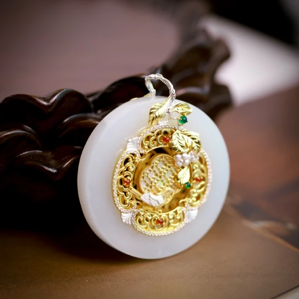 苏慕·银镶和田玉圆牌吊坠MTS