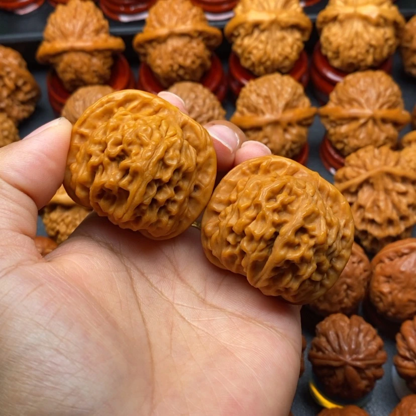 【闪购商品】文玩核桃把件41天地