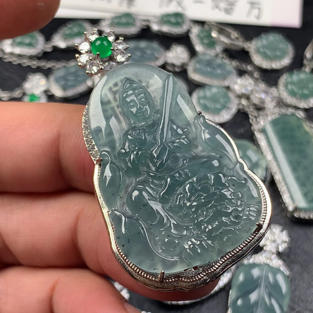 颈饰未镶嵌翡翠文殊