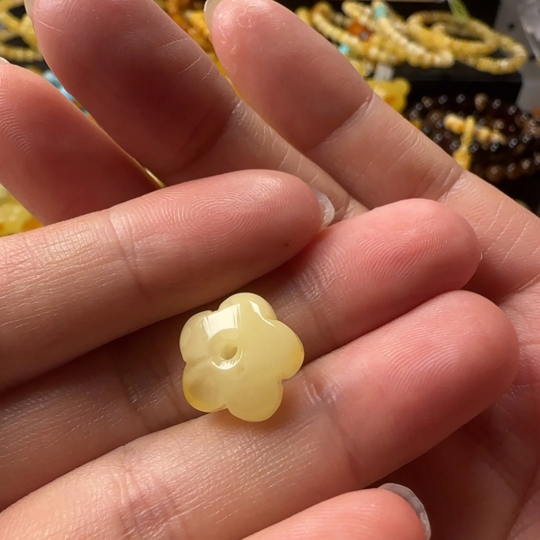 蜜蜡未镶嵌颈饰蜜蜡花花