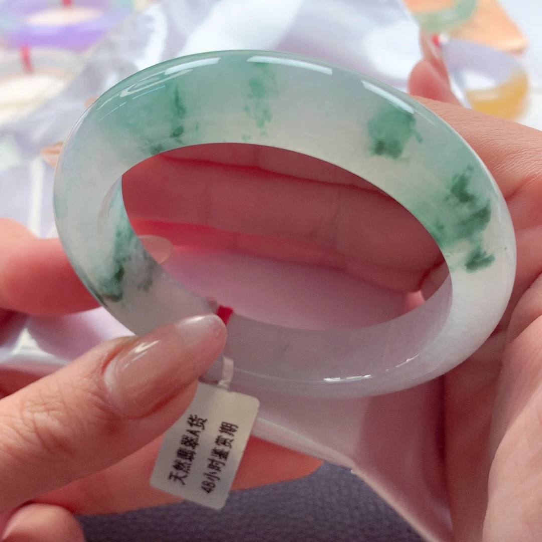 翡翠未镶嵌手镯师妹56新货圈粉完美白茶清欢