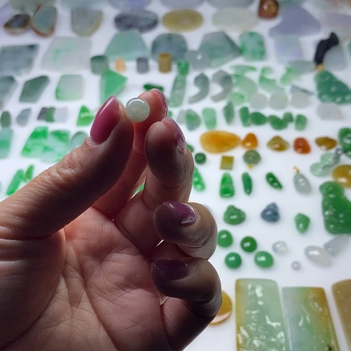 翡翠未镶嵌挂件天然翡翠