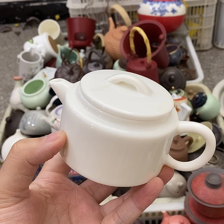 陶瓷艺术品及陶瓷壶