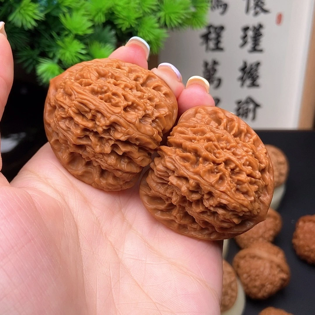 文玩核桃吊坠43三角疆