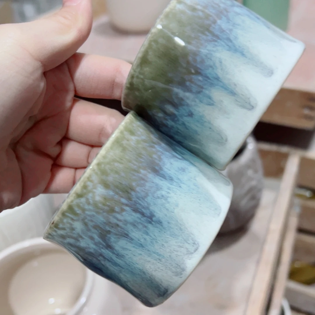 有孔，陶瓷花盆满10米包邮发货。