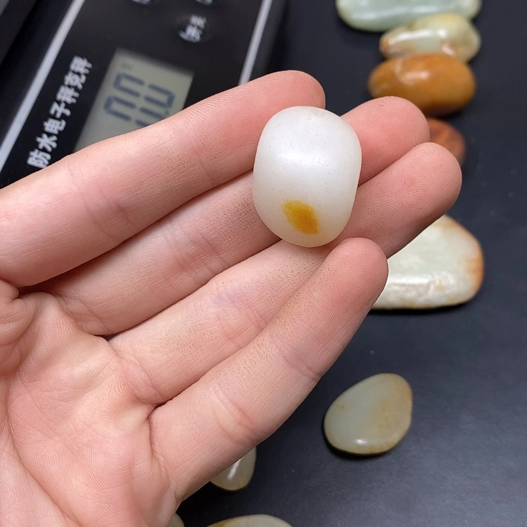 和田玉（糖玉）未镶嵌挂件
