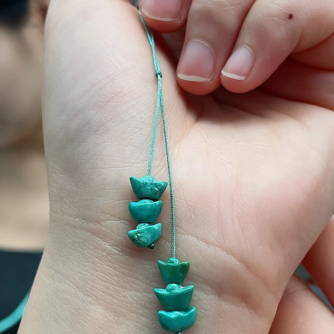 绿松石颈饰未镶嵌