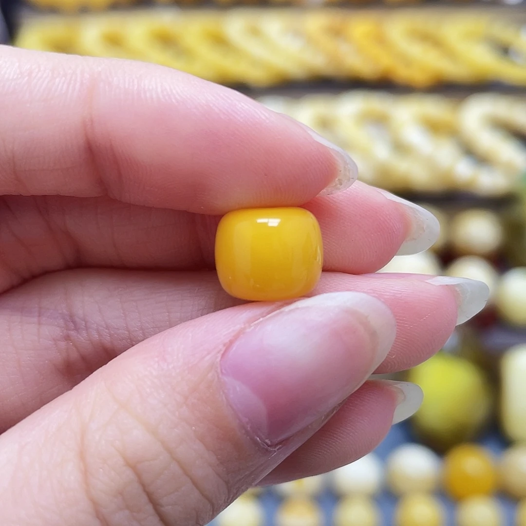 未镶嵌琥珀裸石10.8*8.9mm氧化老型