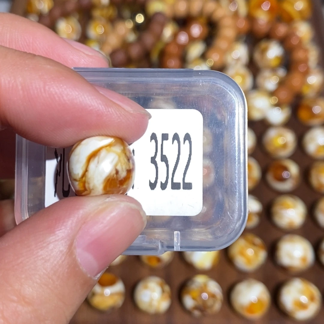 琥珀未镶嵌珠宝奇石3522