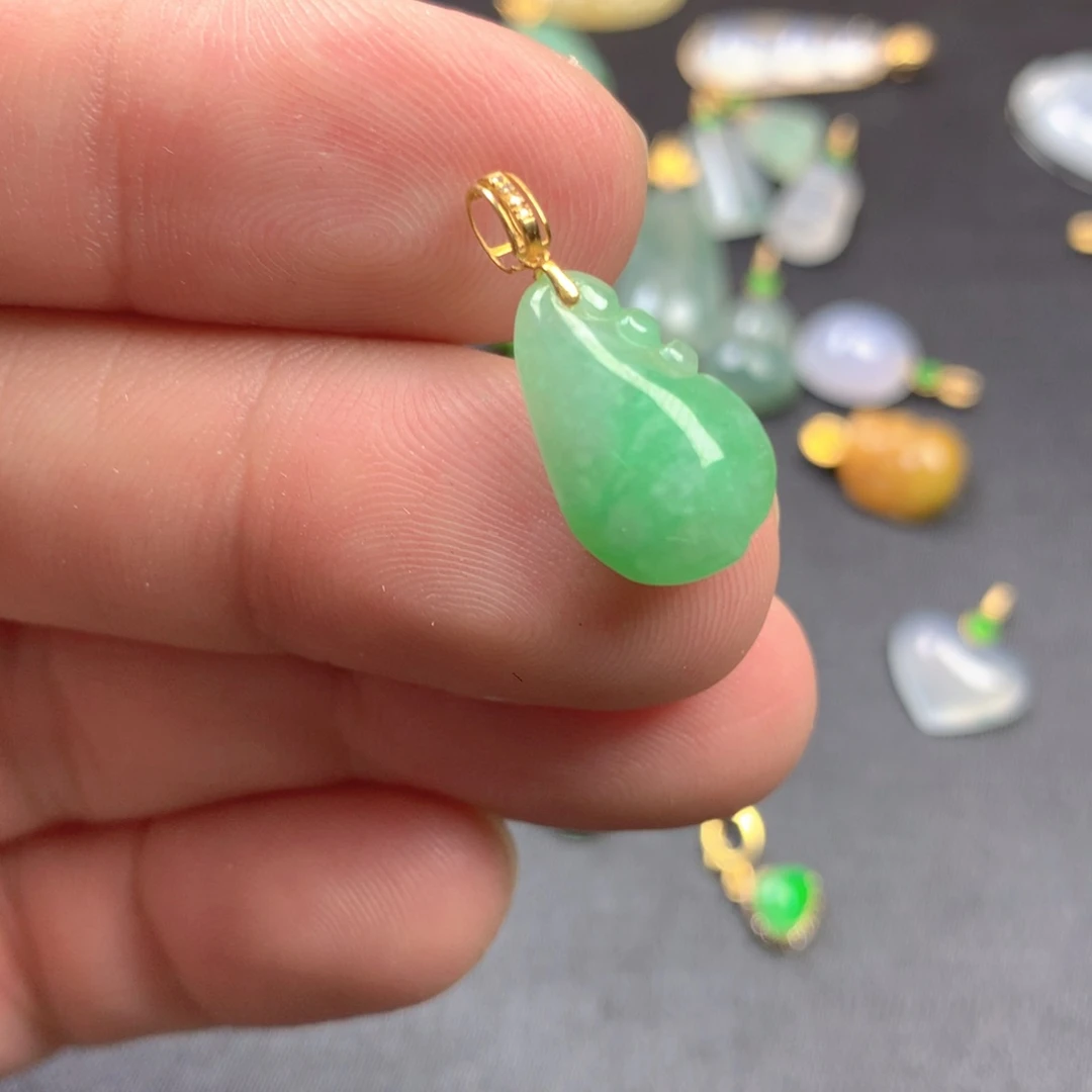 【闪购商品】颈饰18K金镶嵌翡翠翡翠