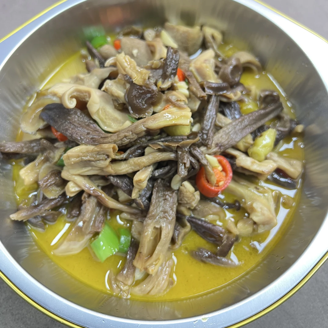 猪肚烧鹿茸菌锅子