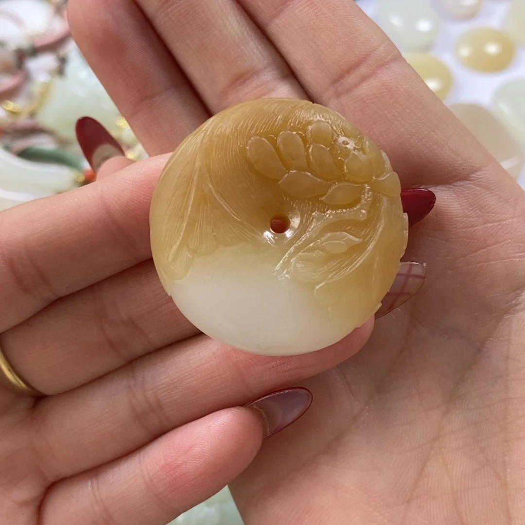 【闪购商品】和田玉吊坠未镶嵌倩***酒