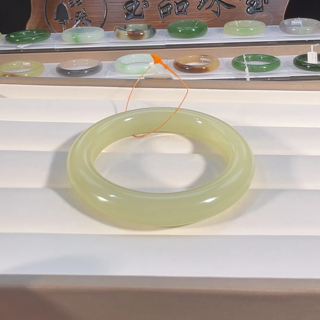 和田玉未镶嵌手镯奶油黄黄口 奶呼呼