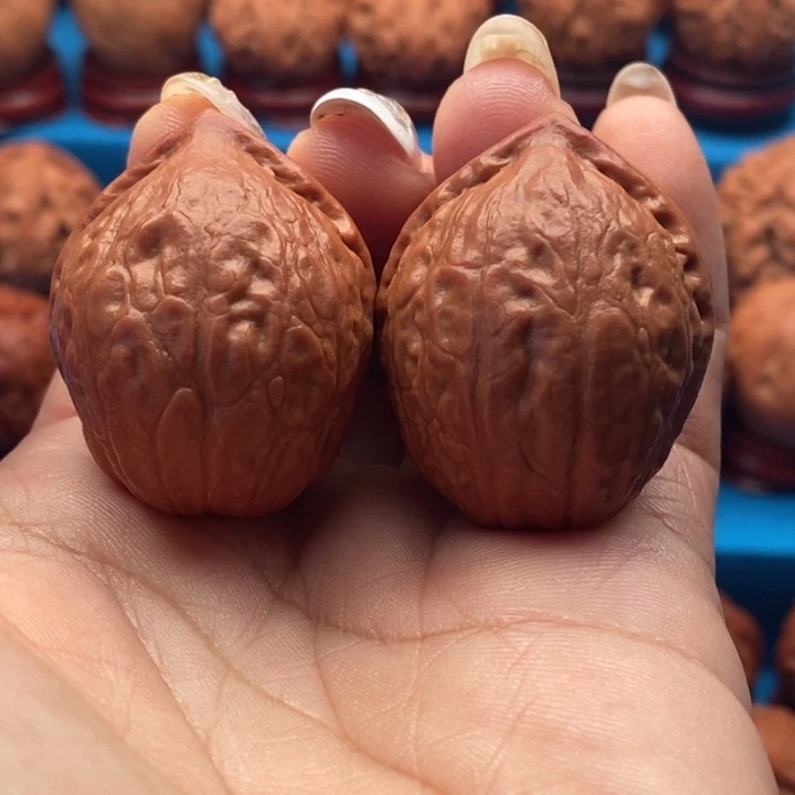 核桃精品文玩核桃手捻鸡心