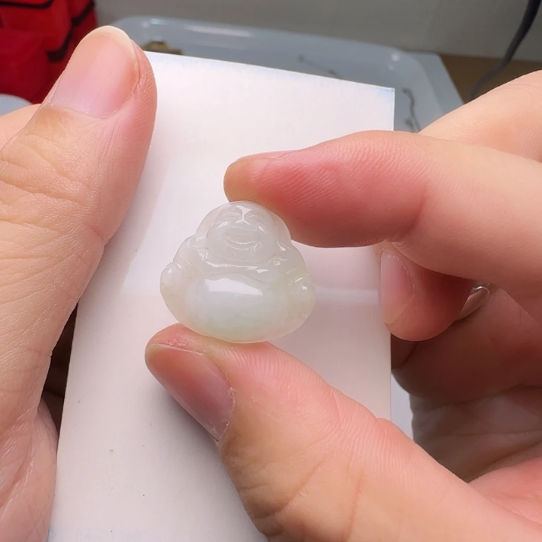 翡翠未镶嵌颈饰佛公