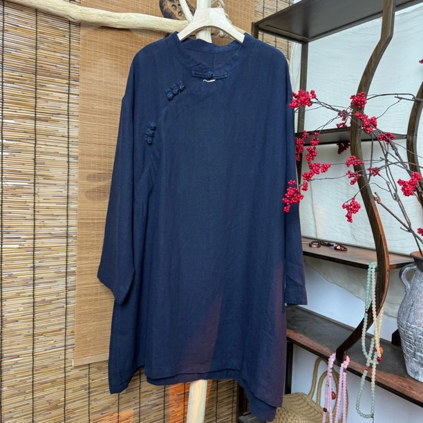 ［淇淇推荐］雨露亚麻斜襟三粒扣纯色长袖长袍（衣长88 胸围140）