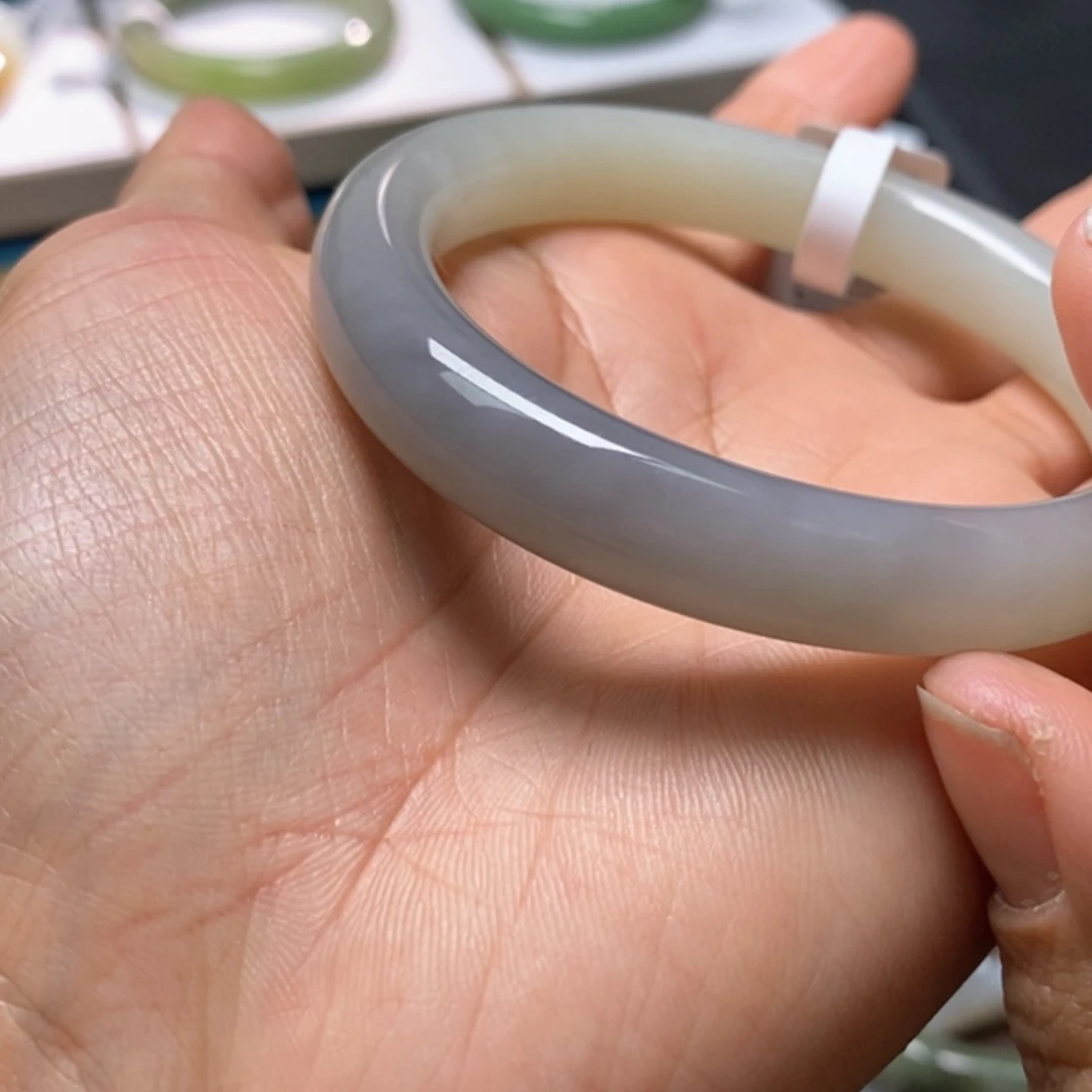 【闪购商品】和田玉手镯未镶嵌