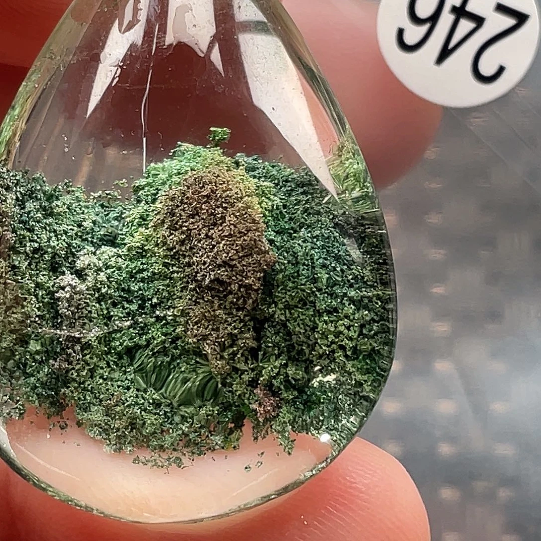 王***涛颈饰未镶嵌水晶天然