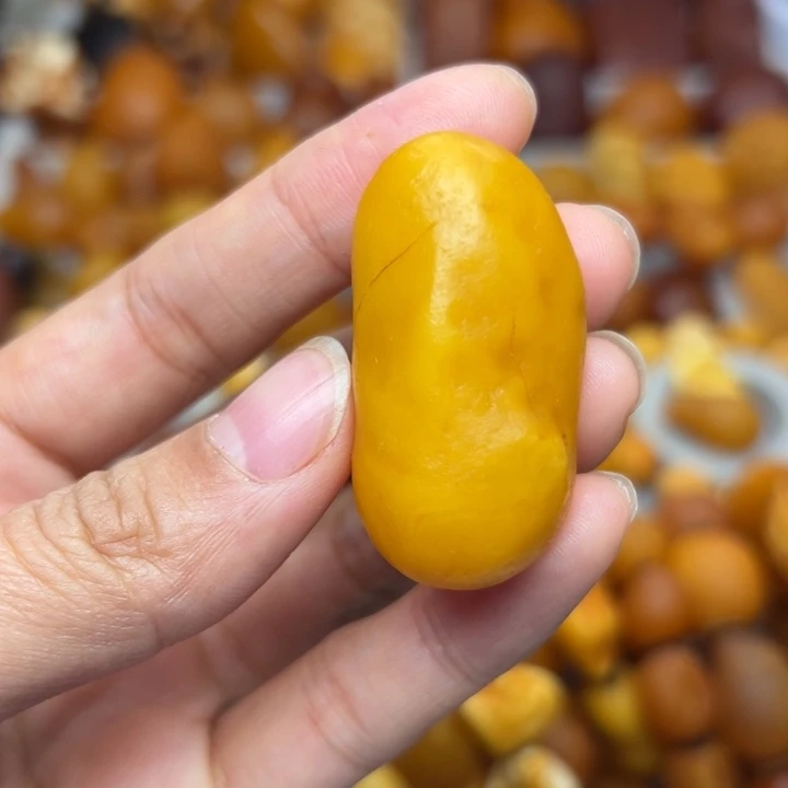 琥珀未镶嵌裸石天然蜜蜡