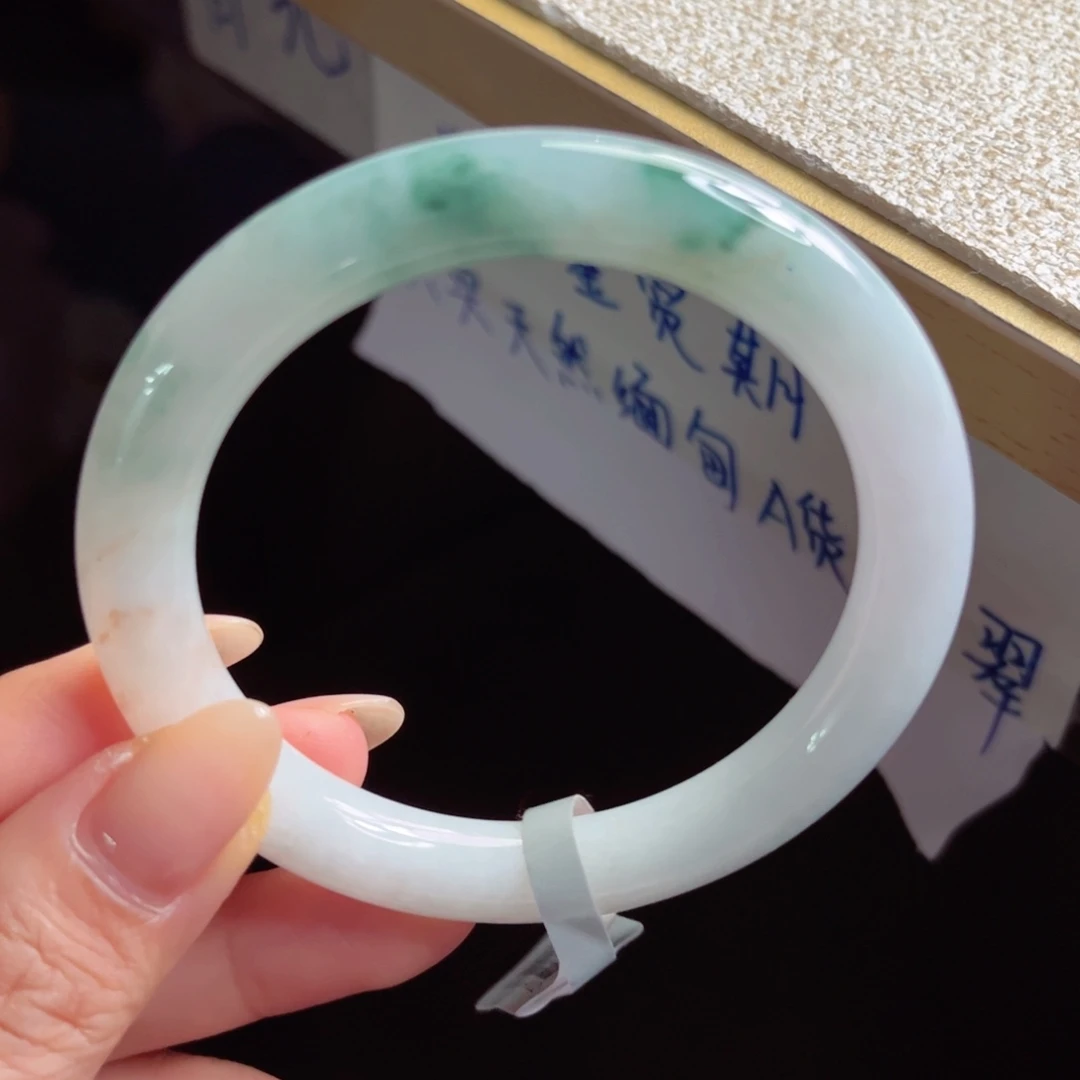 翡翠未镶嵌手镯手镯
