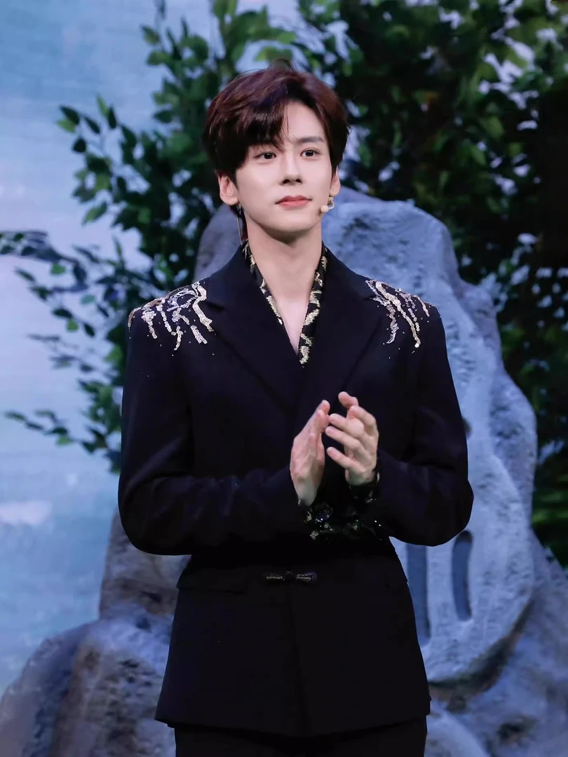 魏哲鸣同款秀款新男生西服手工高级感韩版新西装男外套