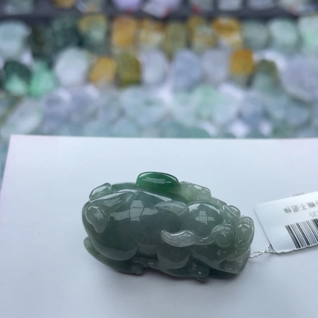 翡翠颈饰未镶嵌貔貅