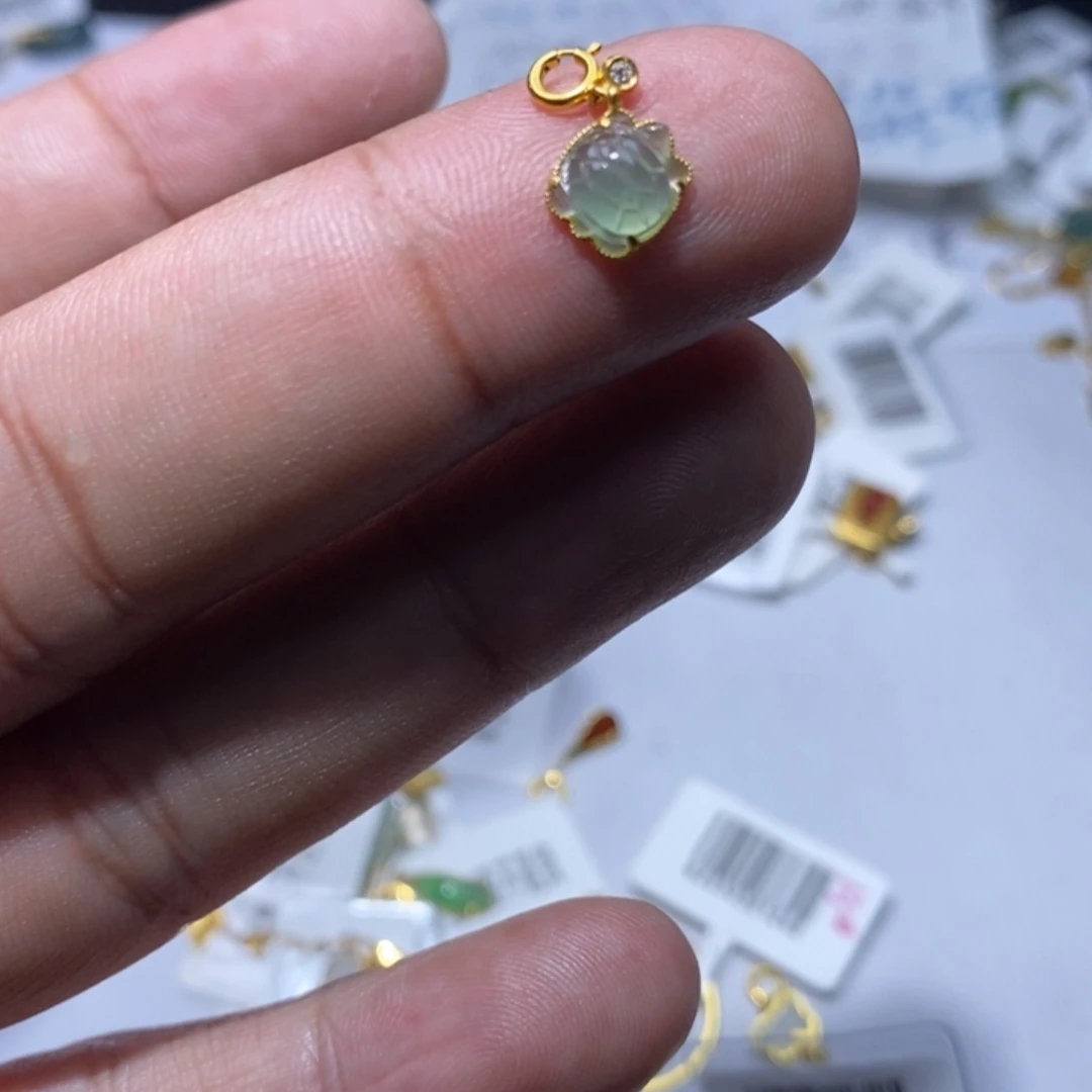 翡翠18K金镶嵌吊坠(不含链)